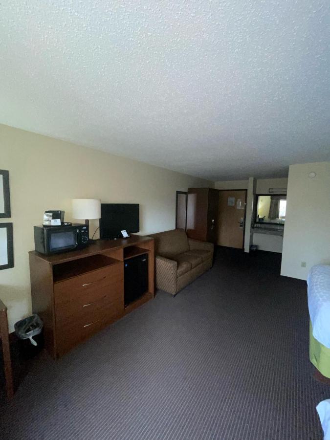 Cobblestone Hotel & Suites - Wisconsin Rapids Kültér fotó