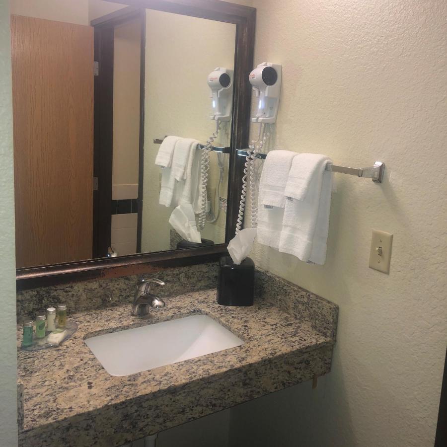 Cobblestone Hotel & Suites - Wisconsin Rapids Kültér fotó