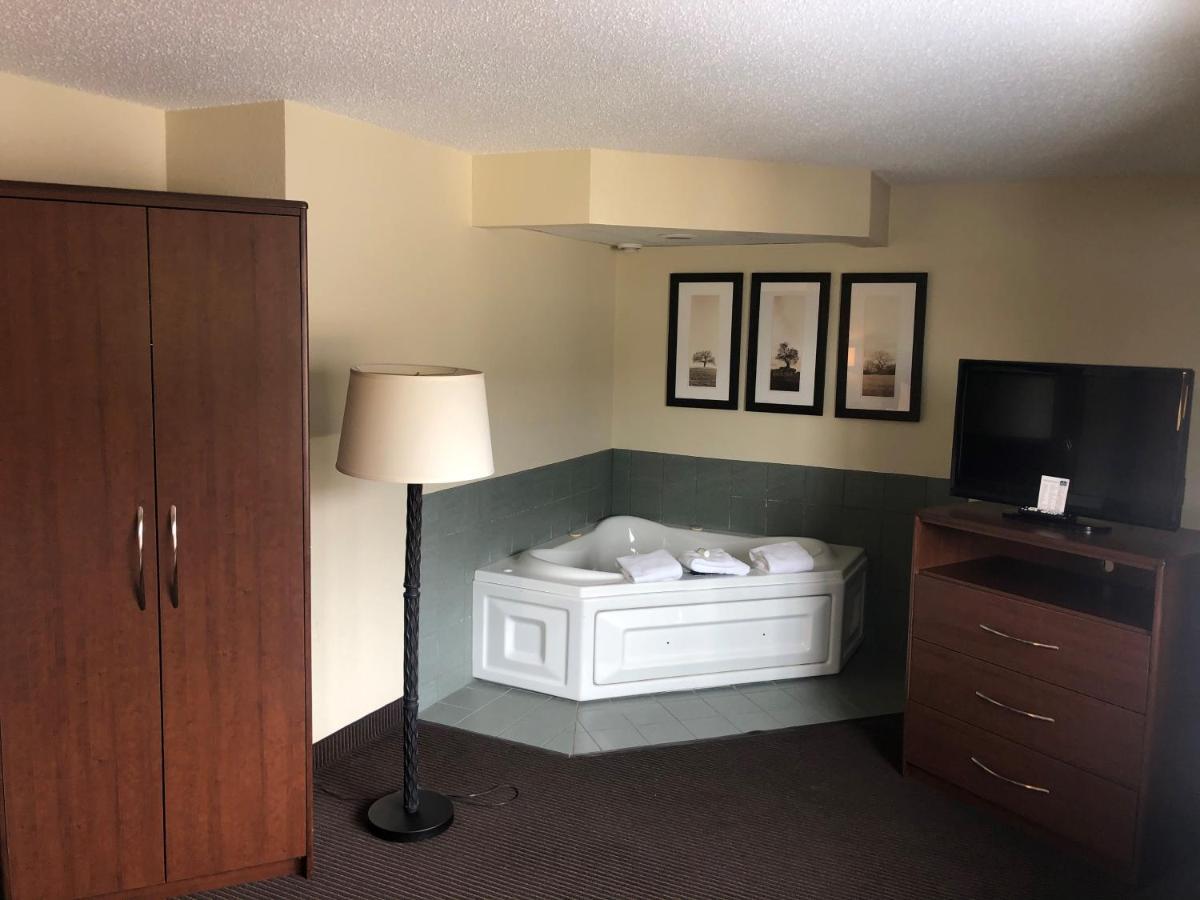 Cobblestone Hotel & Suites - Wisconsin Rapids Kültér fotó